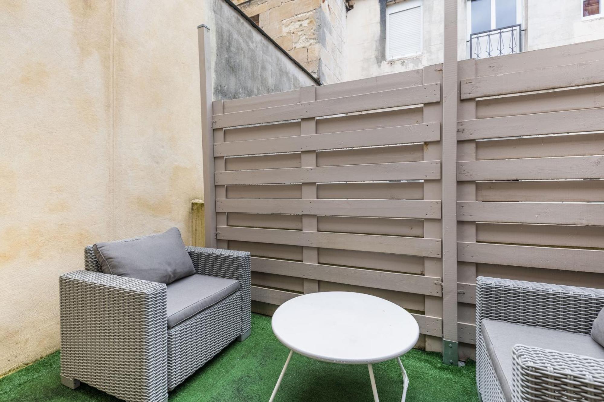 Studio En Duplex-Aircon-Terrasse-Parking-Calme บอร์โด ภายนอก รูปภาพ